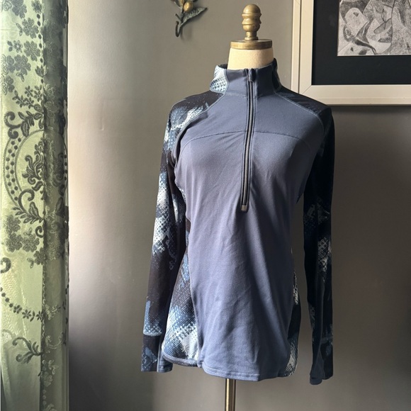 Athleta Running Wild Half Zip 2.0 Electro Iron Blue Pullover Size Medium - Picture 2 of 12